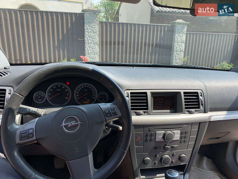 Седан Opel Vectra 2007 в Мостиске