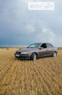 Седан Opel Vectra 1998 в Радехове