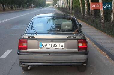 Ліфтбек Opel Vectra 1990 в Черкасах