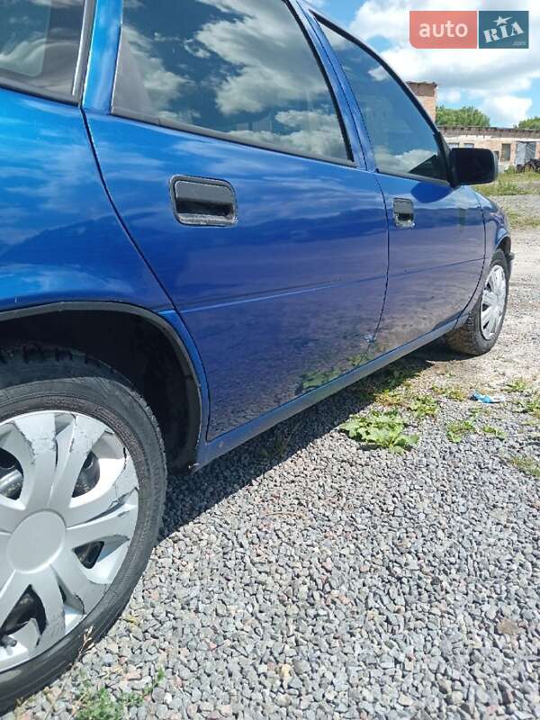 Седан Opel Vectra 1989 в Львові