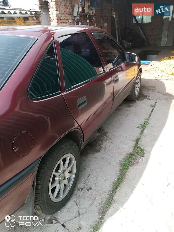 Седан Opel Vectra 1994 в Золотоноше