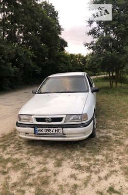 Седан Opel Vectra 1995 в Рівному