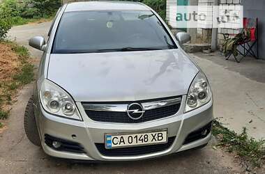 Седан Opel Vectra 2006 в Каневі