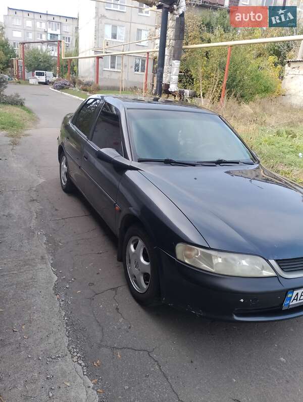 Седан Opel Vectra 1996 в Кременчуге