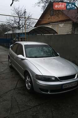 Лифтбек Opel Vectra 2000 в 