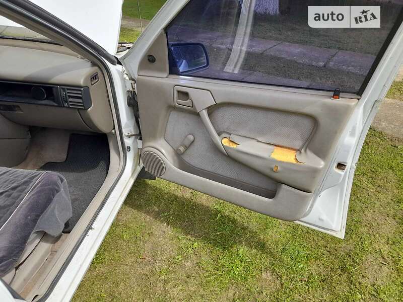 Седан Opel Vectra 1989 в Стрию