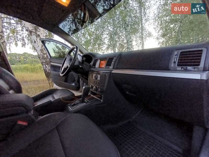 Седан Opel Vectra 2008 в Краснограді