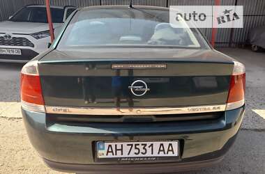 Седан Opel Vectra 2004 в Одессе