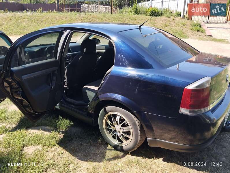 Седан Opel Vectra 2005 в Смілі