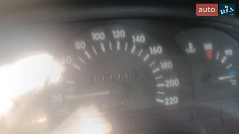 Седан Opel Vectra 1990 в Дачном