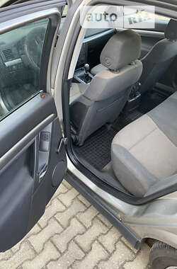 Седан Opel Vectra 2003 в 
