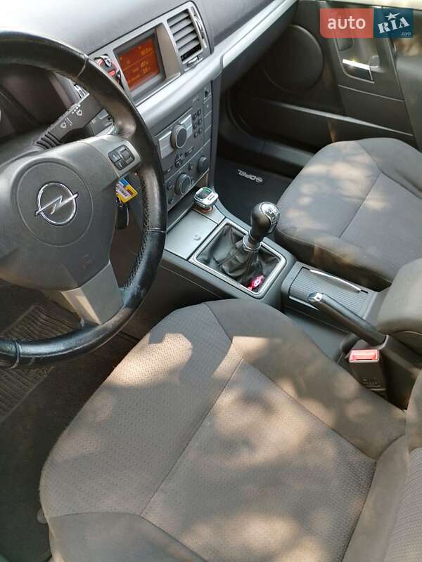 Седан Opel Vectra 2007 в Білій Церкві