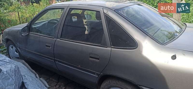 Седан Opel Vectra 1989 в Изюме