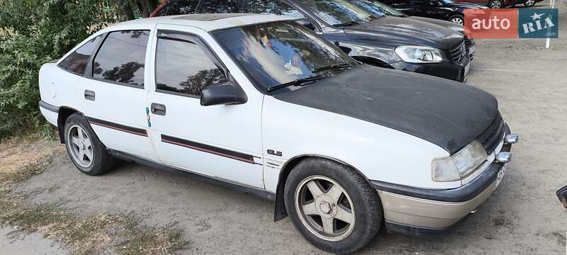 Лифтбек Opel Vectra 1989 в Киеве