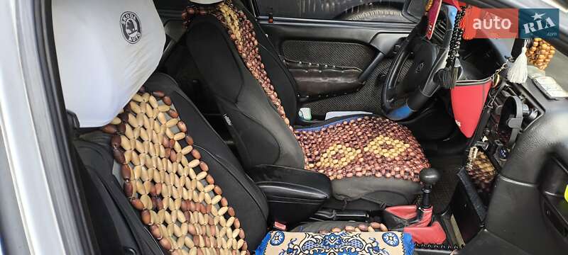 Лифтбек Opel Vectra 1989 в Киеве