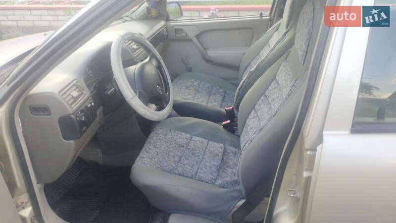 Лифтбек Opel Vectra 1989 в Виннице фото 2 Лифтбек Opel Vectra 1989 в Виннице