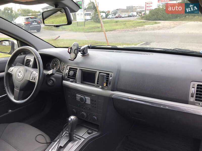 Лифтбек Opel Vectra 2006 в Львове