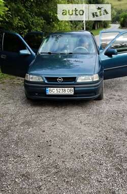 Седан Opel Vectra 1995 в Сколе