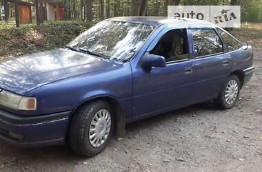 Ліфтбек Opel Vectra 1995 в Джурині