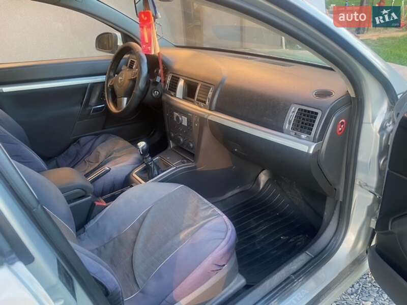 Седан Opel Vectra 2007 в Ужгороде