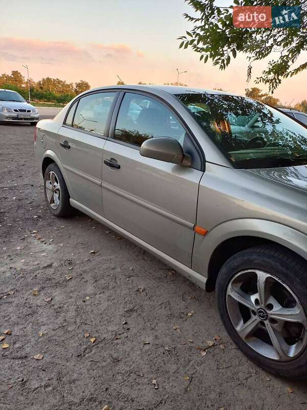 Седан Opel Vectra 2006 в Днепре