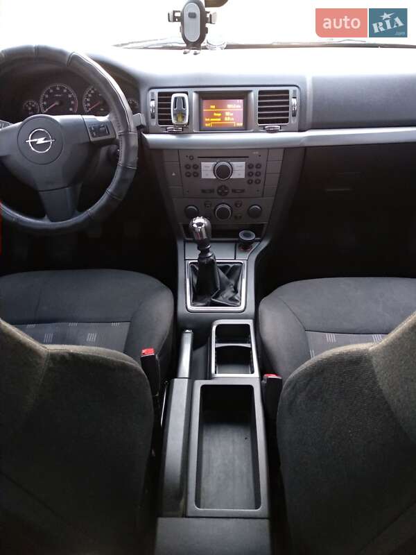 Седан Opel Vectra 2006 в Кривом Роге