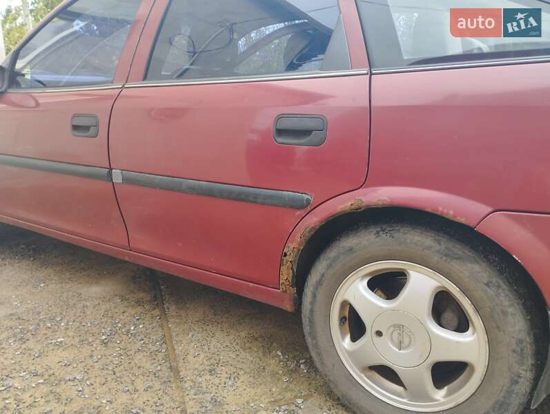 Лифтбек Opel Vectra 1996 в Одессе фото 3 Лифтбек Opel Vectra 1996 в Одессе