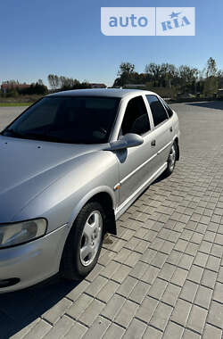 Ліфтбек Opel Vectra 2001 в Сокалі