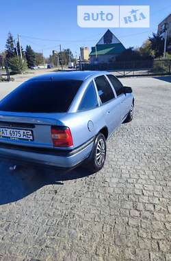 Седан Opel Vectra 1989 в Кременці