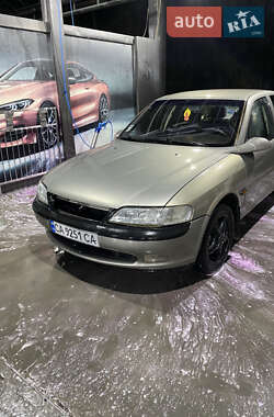 Седан Opel Vectra 1997 в Умані