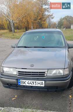 Седан Opel Vectra 1989 в Дубні