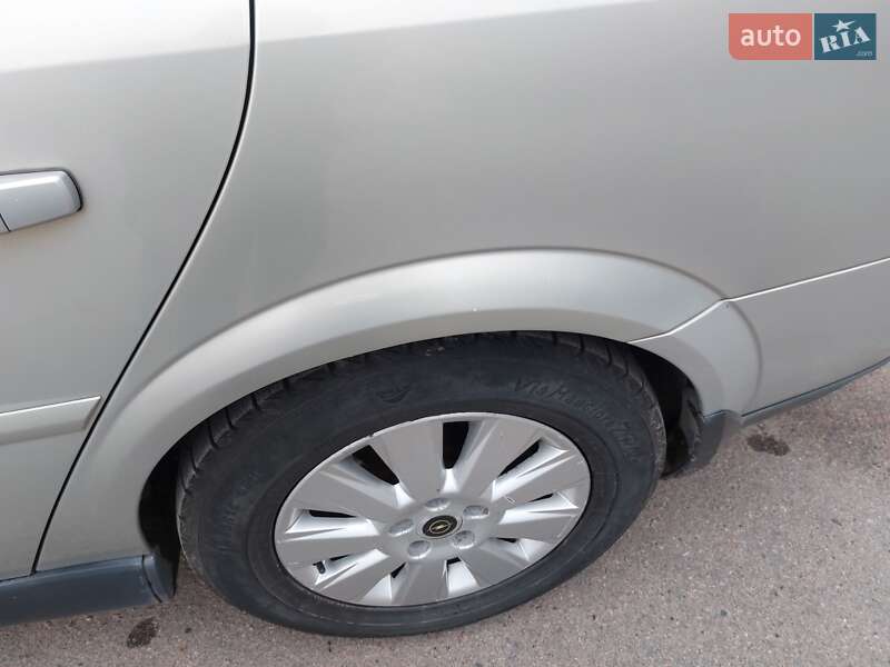 Седан Opel Vectra 2005 в Днепре