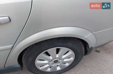 Седан Opel Vectra 2005 в 