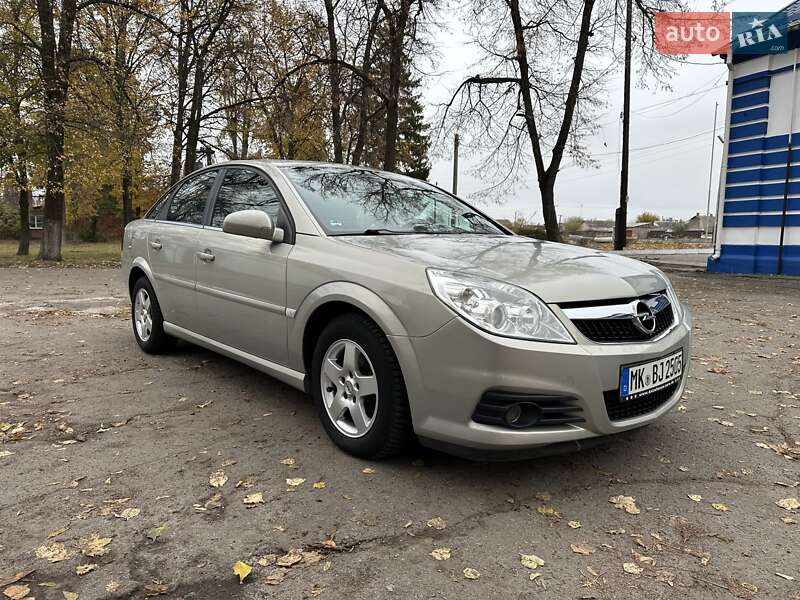 Лифтбек Opel Vectra 2006 в Лебедине