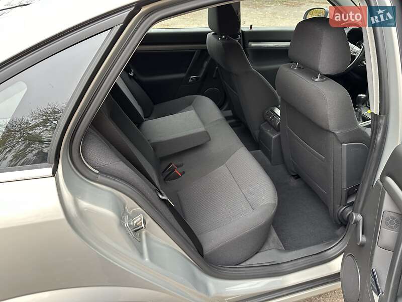Лифтбек Opel Vectra 2006 в Лебедине