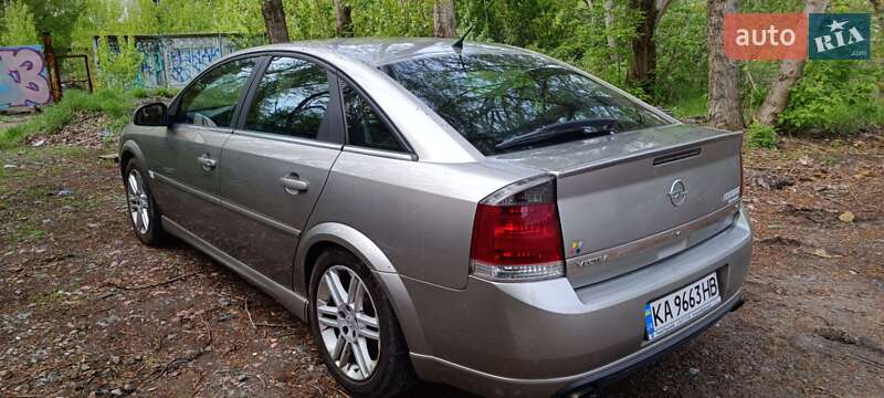 Лифтбек Opel Vectra 2004 в Киеве