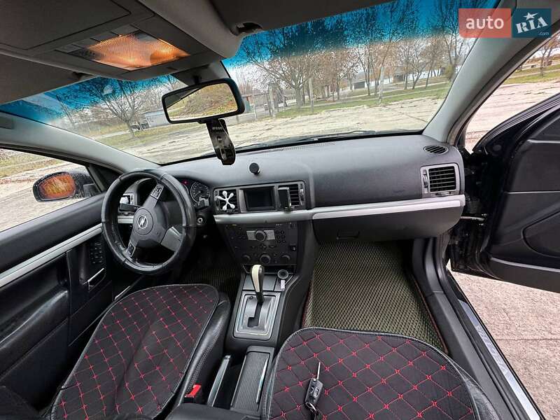 Седан Opel Vectra 2008 в Нетешине