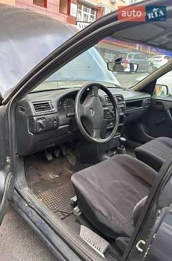 Седан Opel Vectra 1992 в Києві