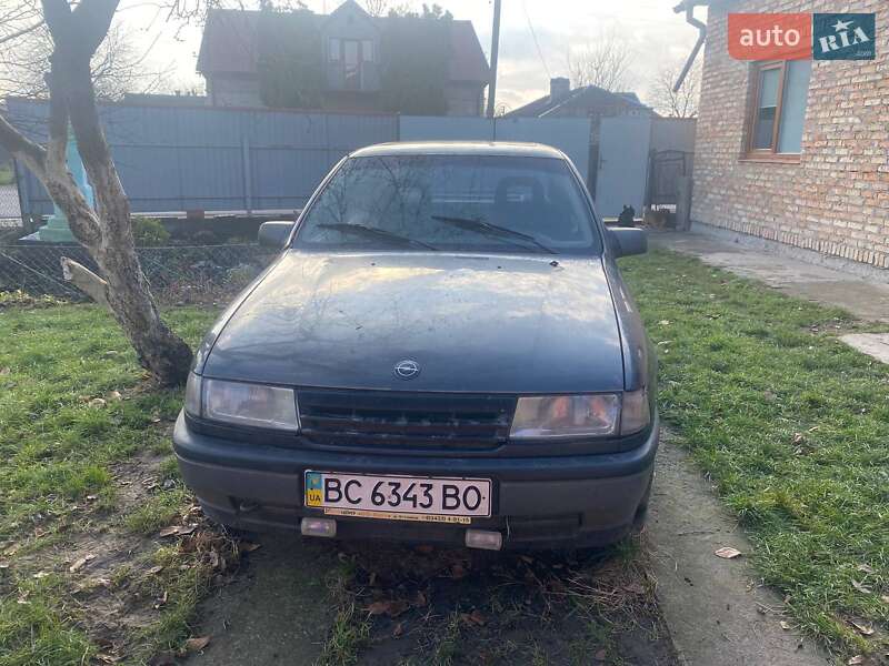 Седан Opel Vectra 1990 в Львові