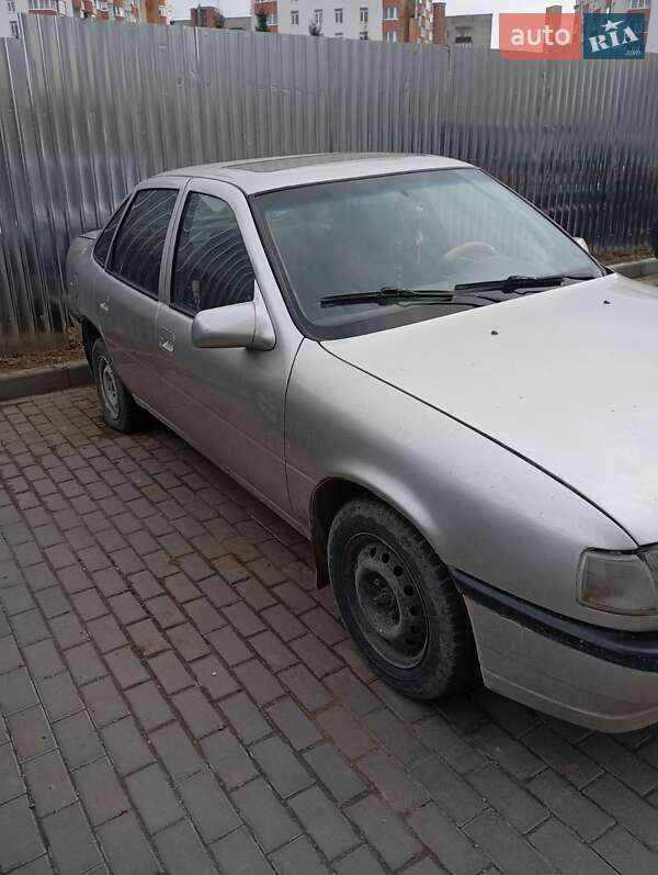 Седан Opel Vectra 1992 в Тернополе фото 3 Седан Opel Vectra 1992 в Тернополе