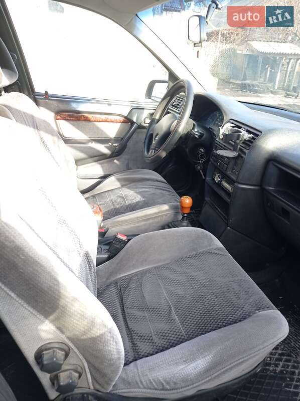 Седан Opel Vectra 1992 в Кременце