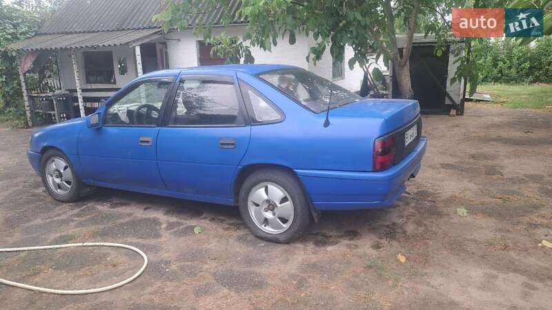 Седан Opel Vectra 1992 в Лубнах