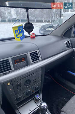 Седан Opel Vectra 2004 в Христинівці