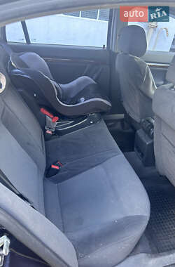 Седан Opel Vectra 2004 в 
