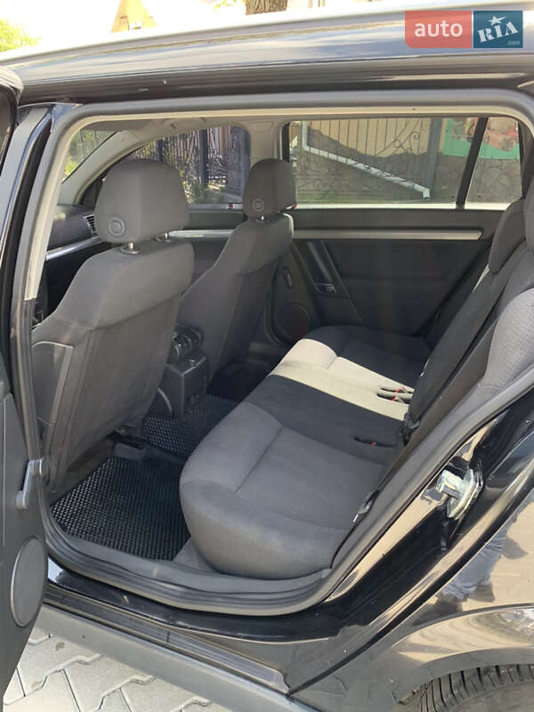 Универсал Opel Vectra 2006 в Трускавце