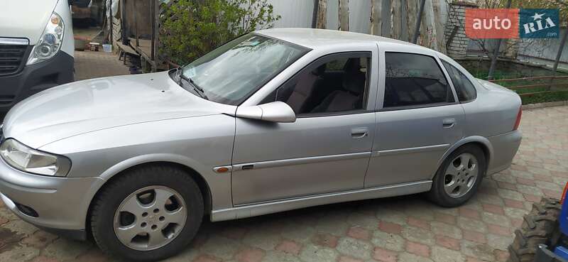 Седан Opel Vectra 2000 в Емильчине