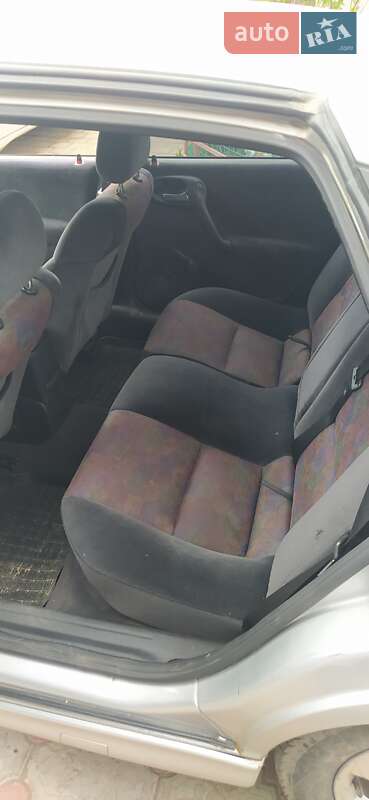 Седан Opel Vectra 2000 в Емильчине