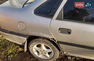 Седан Opel Vectra 1993 в Мизоче