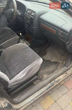 Седан Opel Vectra 1995 в 