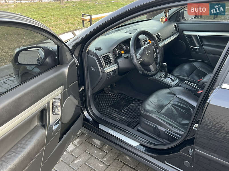 Седан Opel Vectra 2008 в Золочеві